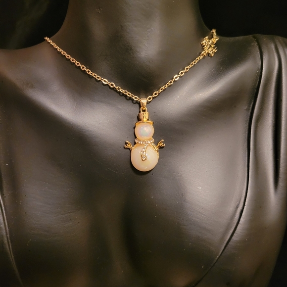 2/$20 X-Mas Irredescent Snowman Necklace - Picture 1 of 5